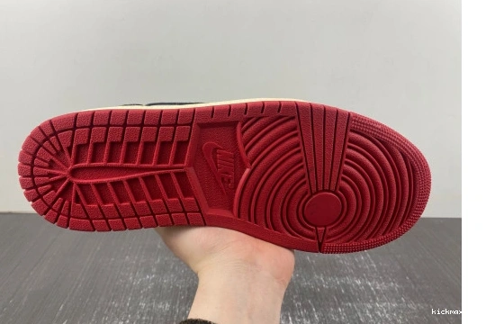 Away FN0432-100 Room Retro Low Jordan OG Trophy 1 0513
